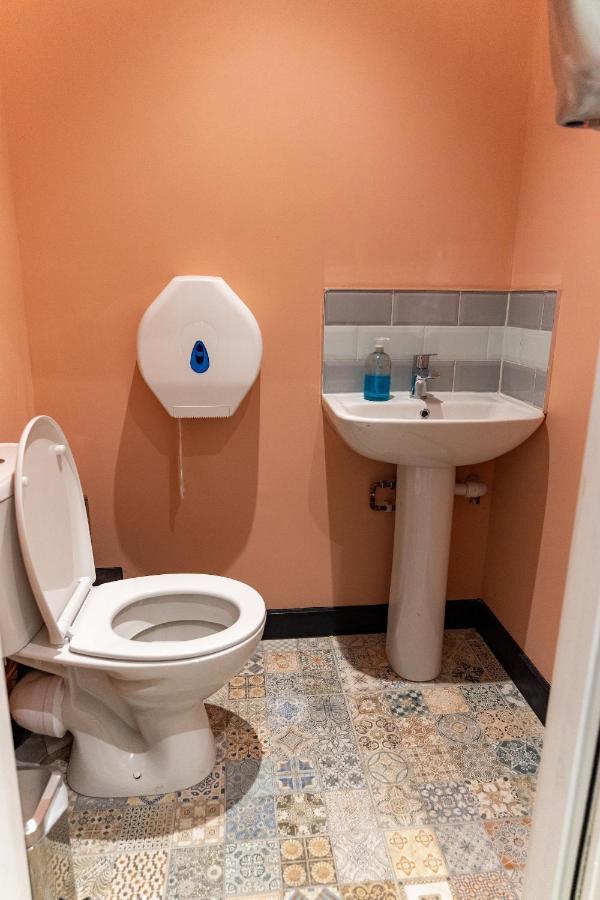 Hostelle - Women Only Hostel Лондон Екстериор снимка