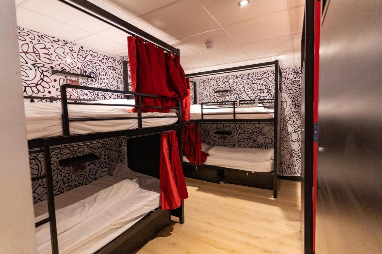 Hostelle - Women Only Hostel Лондон Екстериор снимка