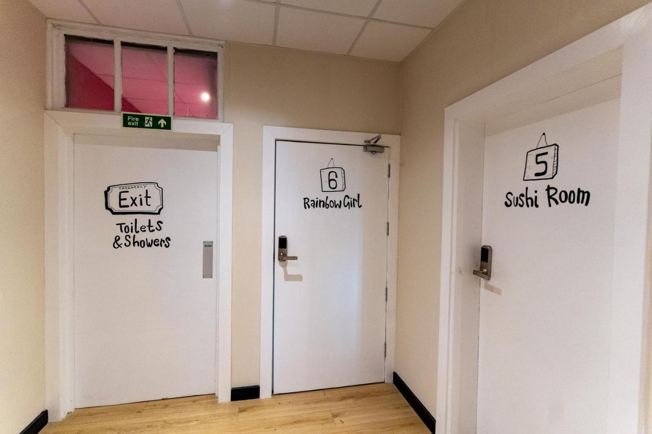 Hostelle - Women Only Hostel Лондон Екстериор снимка