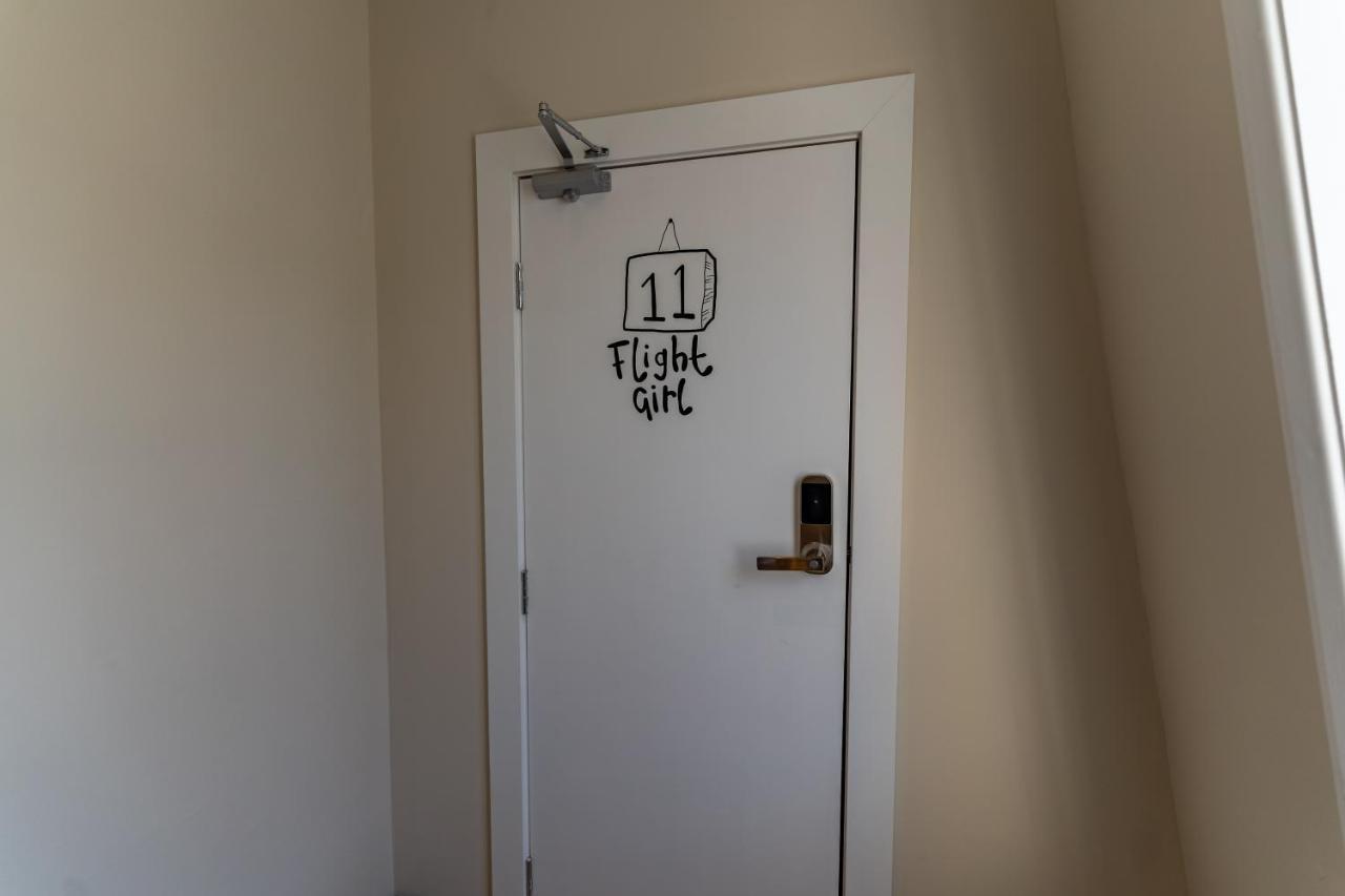 Hostelle - Women Only Hostel Лондон Екстериор снимка
