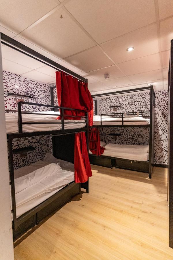 Hostelle - Women Only Hostel Лондон Екстериор снимка
