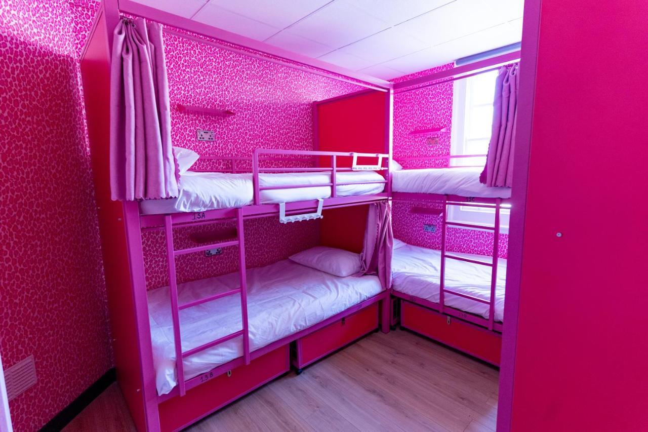 Hostelle - Women Only Hostel Лондон Екстериор снимка