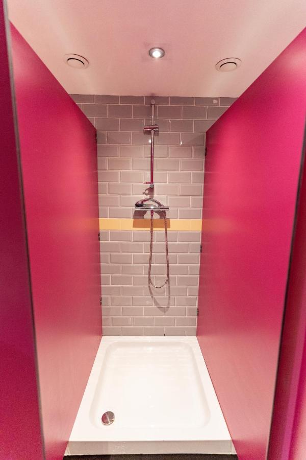 Hostelle - Women Only Hostel Лондон Екстериор снимка